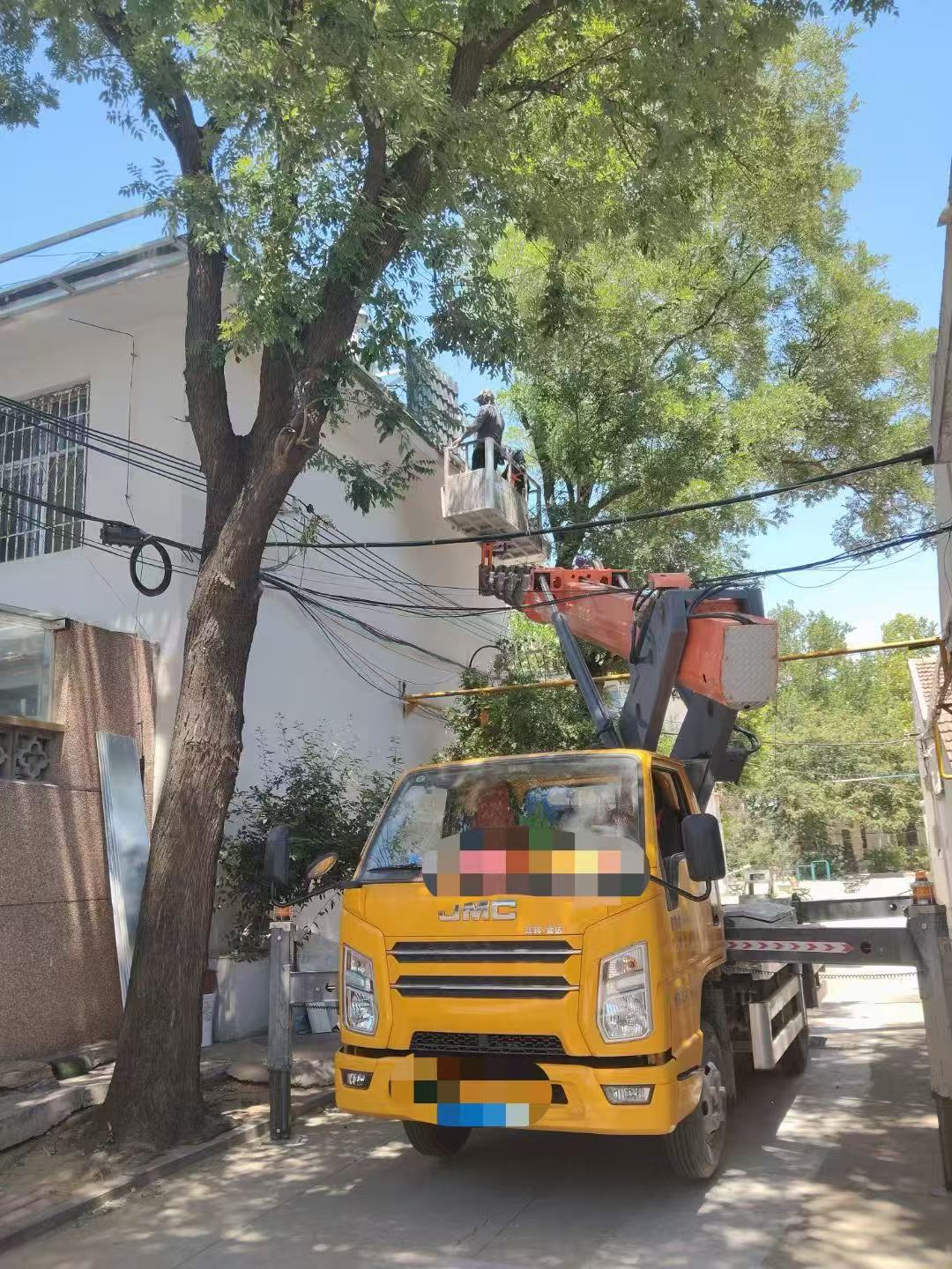 百色市高空作业车能吊装重物吗？最大承载多少公斤？