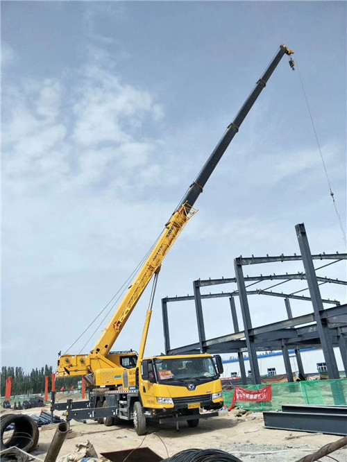 百色市超高层建筑钢结构吊装案例