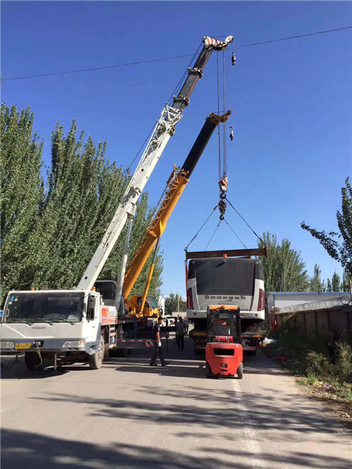 百色市港口集装箱搬运案例